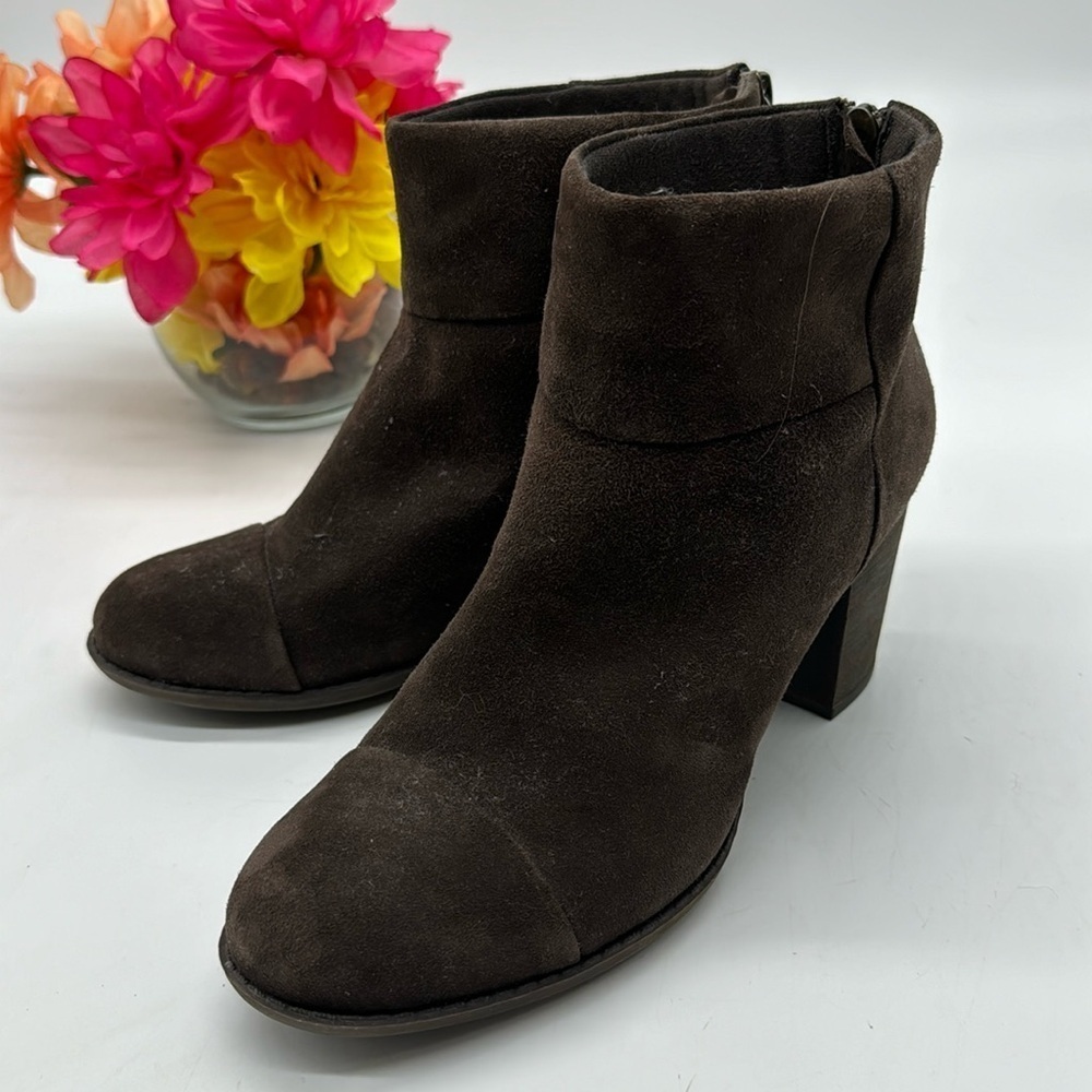 Clark's Brown Suede Heeled Ankle Boots Size 7 MCA6497